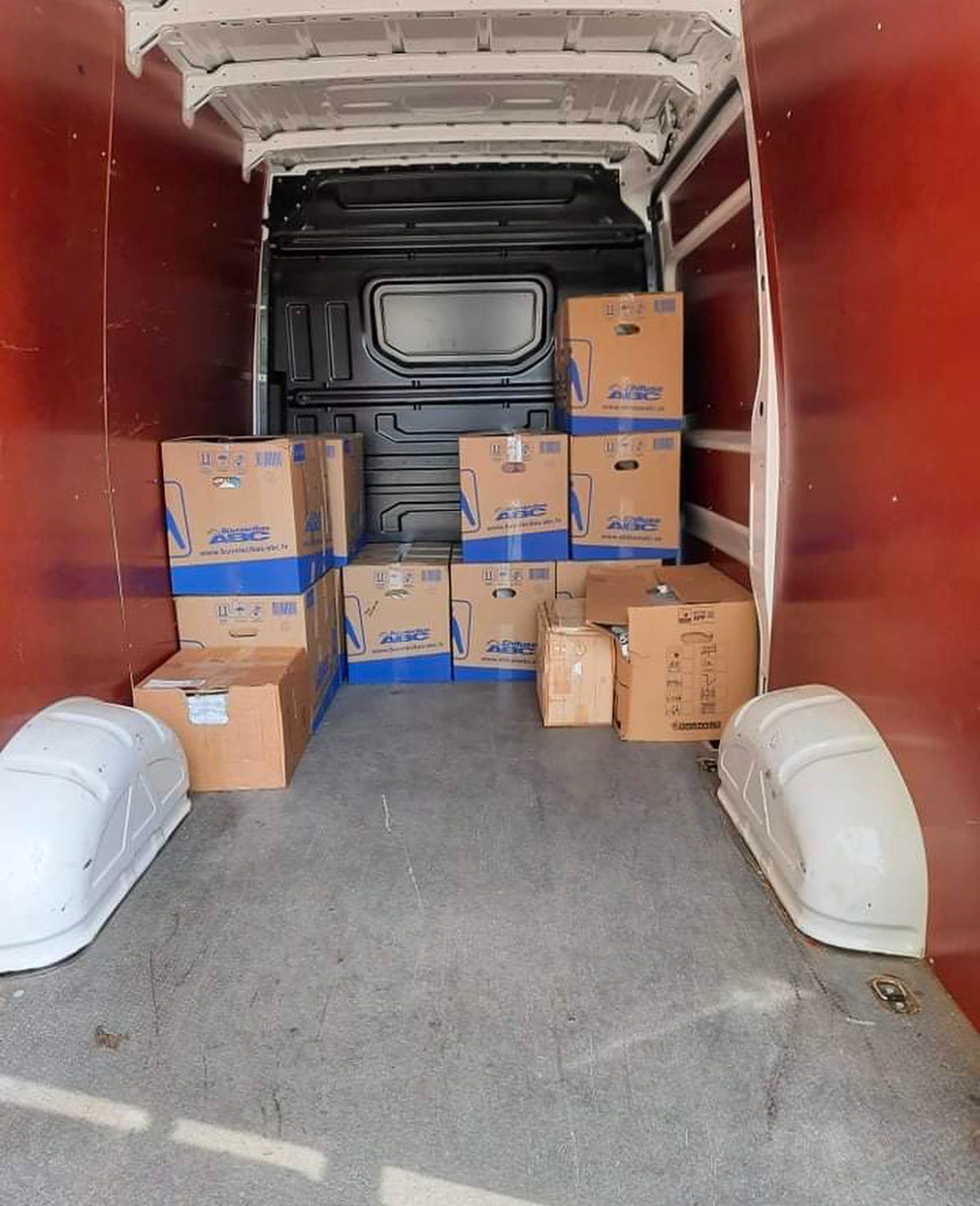 Грузоперевозки/ Вывоз и утилизация мусора,мебели, техники