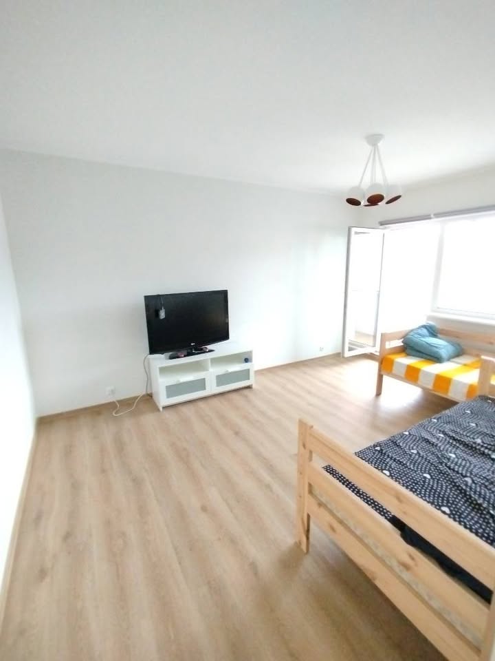 Pärnu. 2 toal. Papiniidu 33. 5/3 kor. Uus tehnika ja mööbel. üür 475 eur/kuu