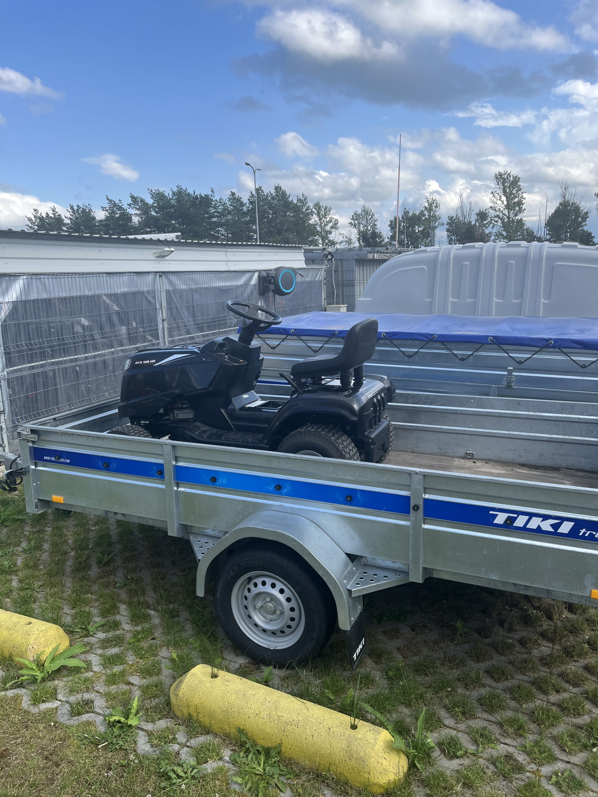 Murutraktori rent. Murutraktori haagisega rent. Трактор газонокосилка в аренду